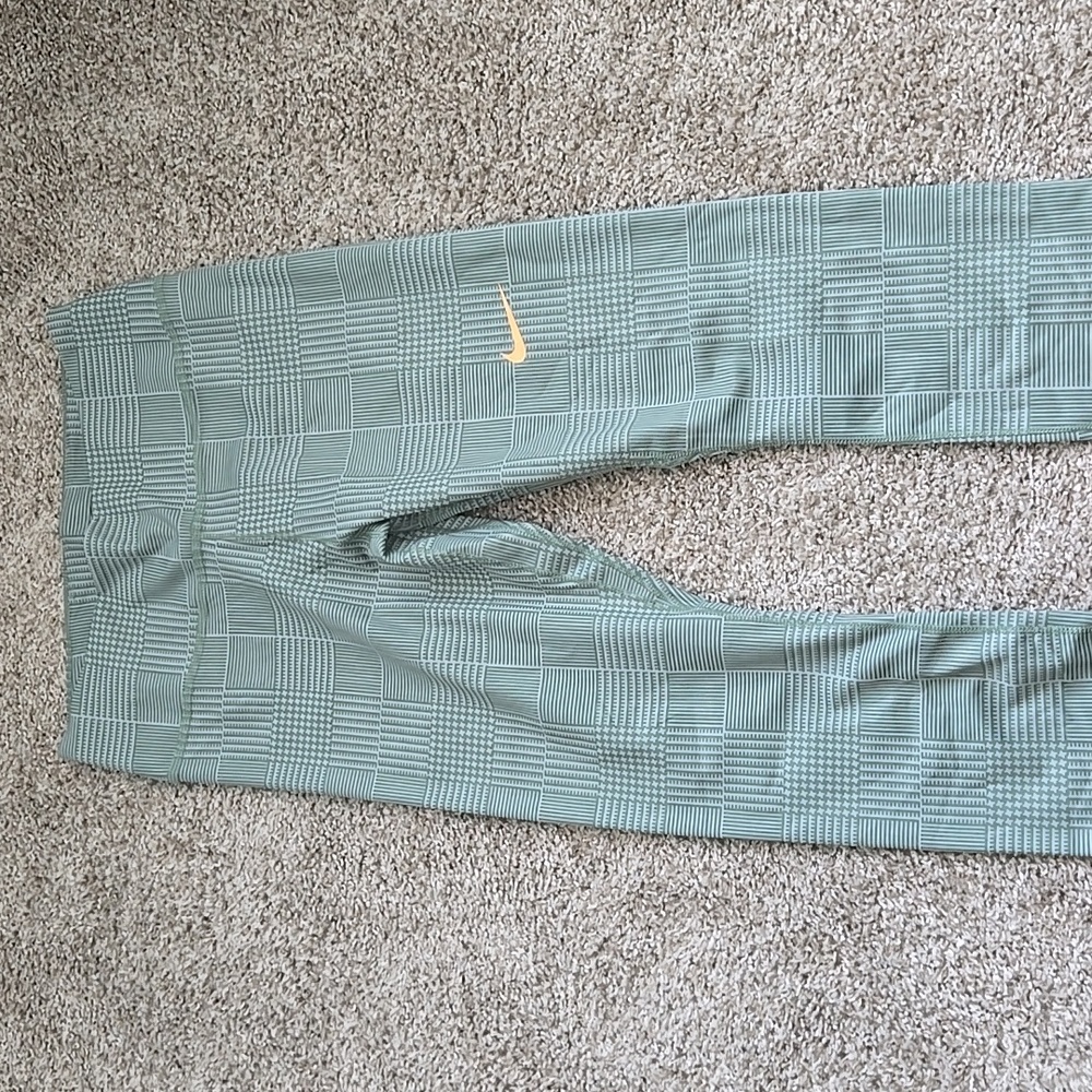 Nike leggings. Size medium.  Never worn